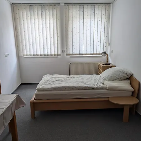 Апартаменты Ibb Ferien- Monteurwohnung 3 Schlafzimmer 3 Betten