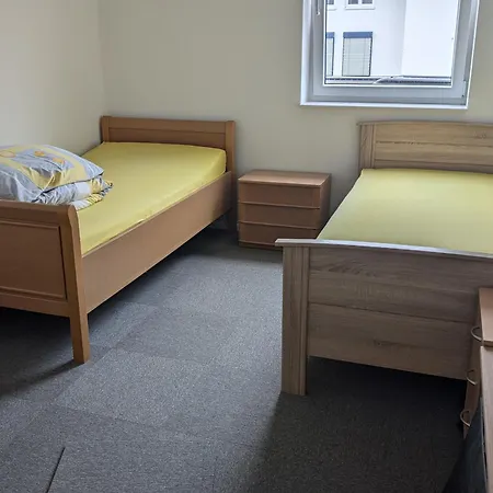Апартаменты Ibb Ferien- Monteurwohnung 3 Schlafzimmer 3 Betten Иббенбюрен