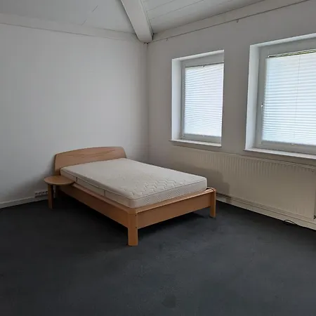 Ibb Ferien- Monteurwohnung 3 Schlafzimmer 3 Betten Апартаменты *